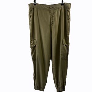 OAT NWT Tan Cargo Pants Size L